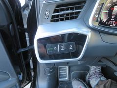 AUDI A6 Avant 55 TFSI e quattro Sport Matrix Navi B&O AUDI A6 Avant 55 TFSI e quattro Sport Matrix Navi B&O