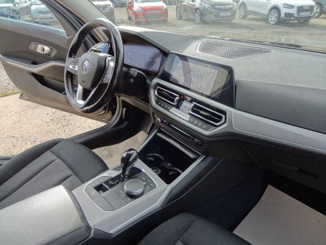 Fahrzeugabbildung BMW 320d Advantage/1.Hd/Navi/AHK/Virtual/190PS/