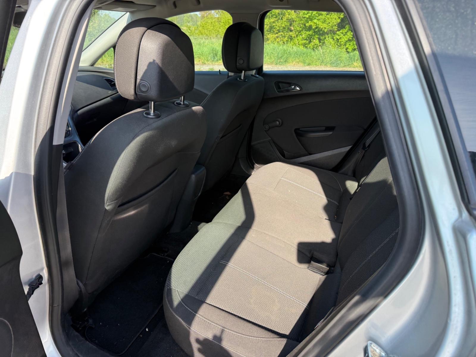Opel Astra 2015 — photo 13