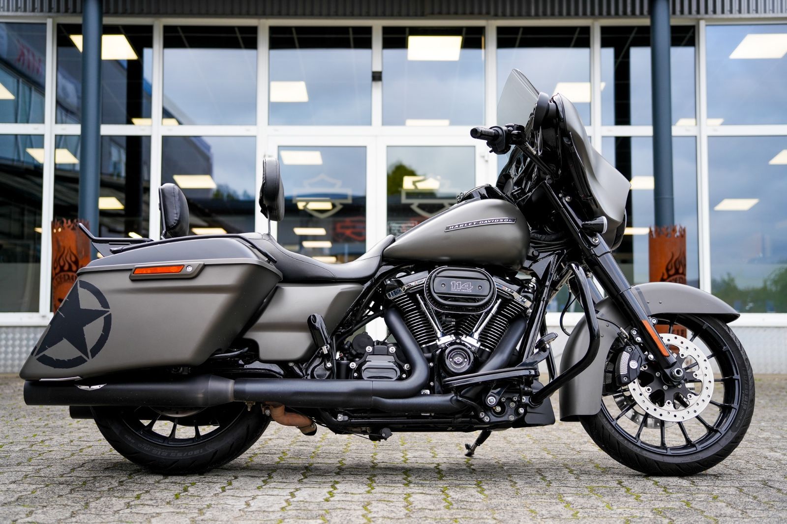 Fahrzeugabbildung Harley-Davidson FLHXS Street Glide Special 114 cui - Penzl