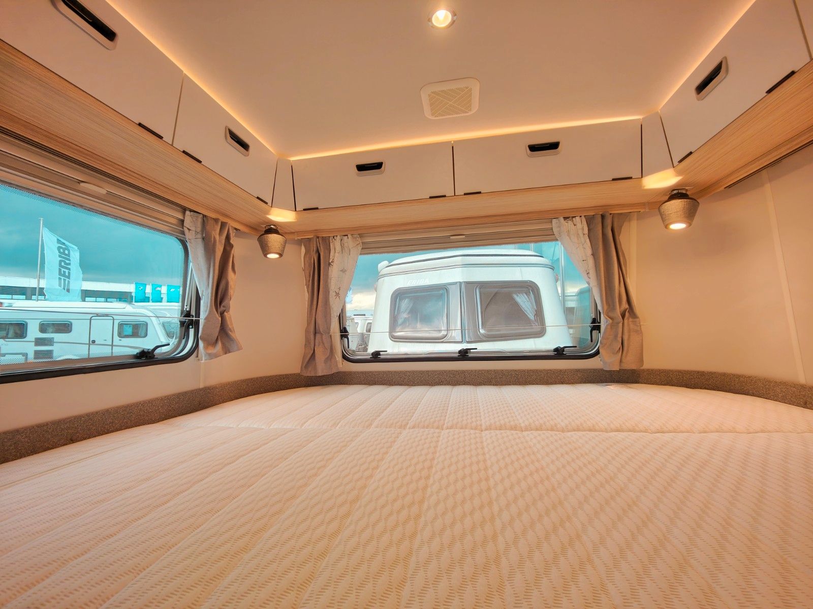 Fahrzeugabbildung HYMER / ERIBA / HYMERCAR Touring 550 Urban - SUMMER-SALE! -