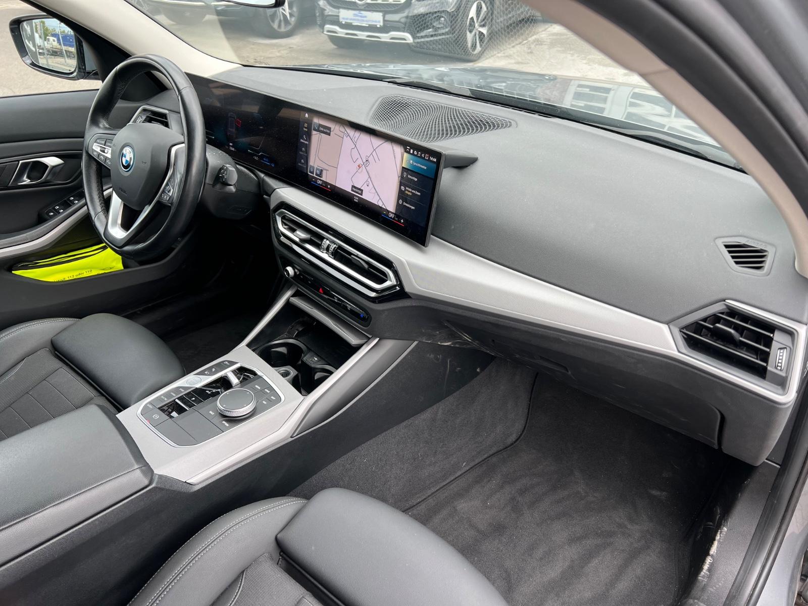 BMW 330e Touring ACC+AHK+Spur+Sportsitze Sensatec