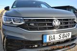 Volkswagen Tiguan R-Line 4Motion - Volkswagen Tiguan mit Diesel-Antrieb: Grau, Teilleder