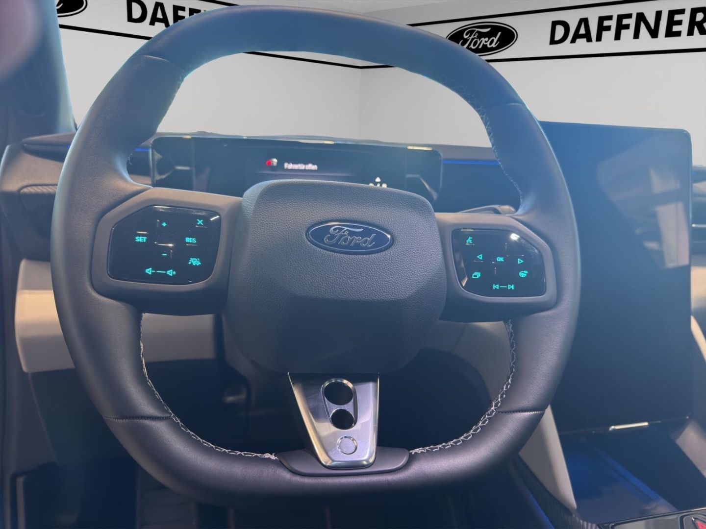Fahrzeugabbildung Ford Capri HeadUp, elek Heckkl., Kamera totWinkelAss