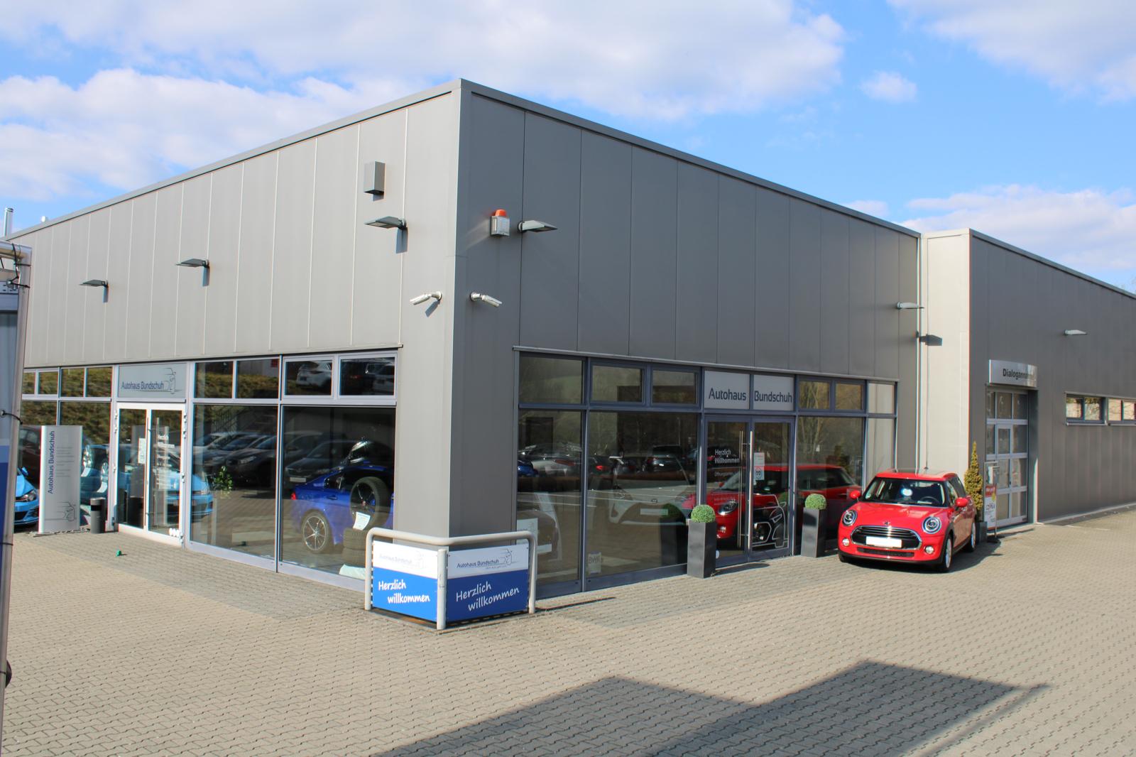 showroom-image-top