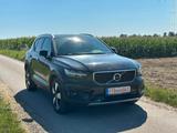 Volvo XC 40 XC40 Momentum Pro 2WD - Volvo: X