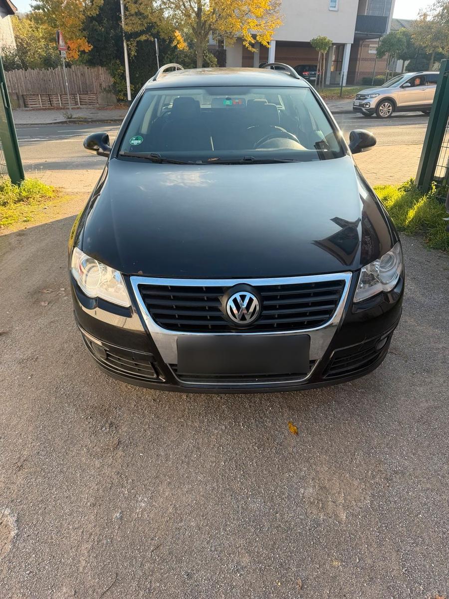 Volkswagen Passat 2010 — вигляд ззаду