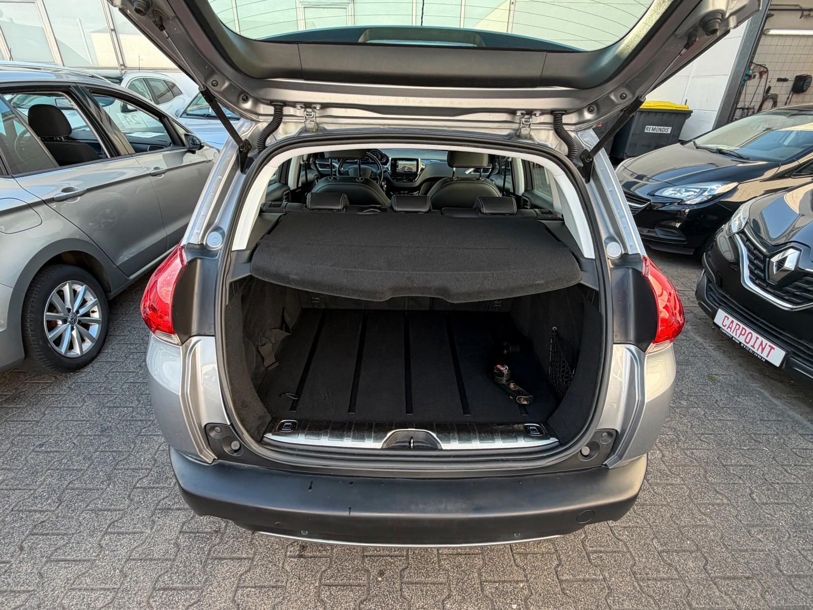 Peugeot 2008 Allure TEILLEDER/KLIMA/NAVI/AHK/PDC