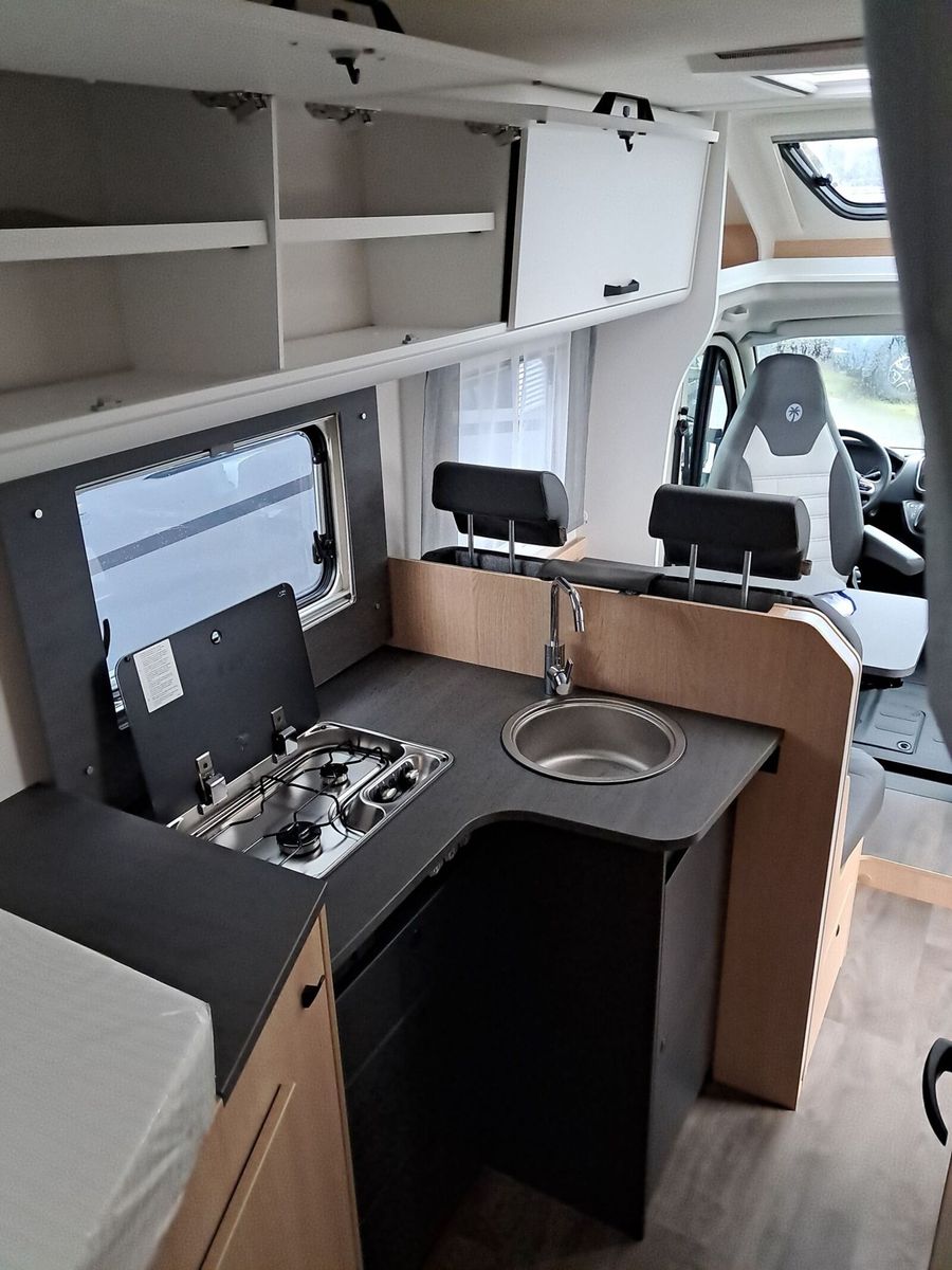 Fahrzeugabbildung Sunlight Adventure T 67S Automatik, Dörr Edition, TV