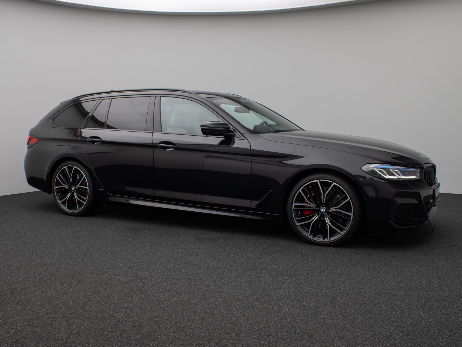 Fahrzeugabbildung BMW 540d xD M Sport Panorama Kamera Laser TV HUD H/K
