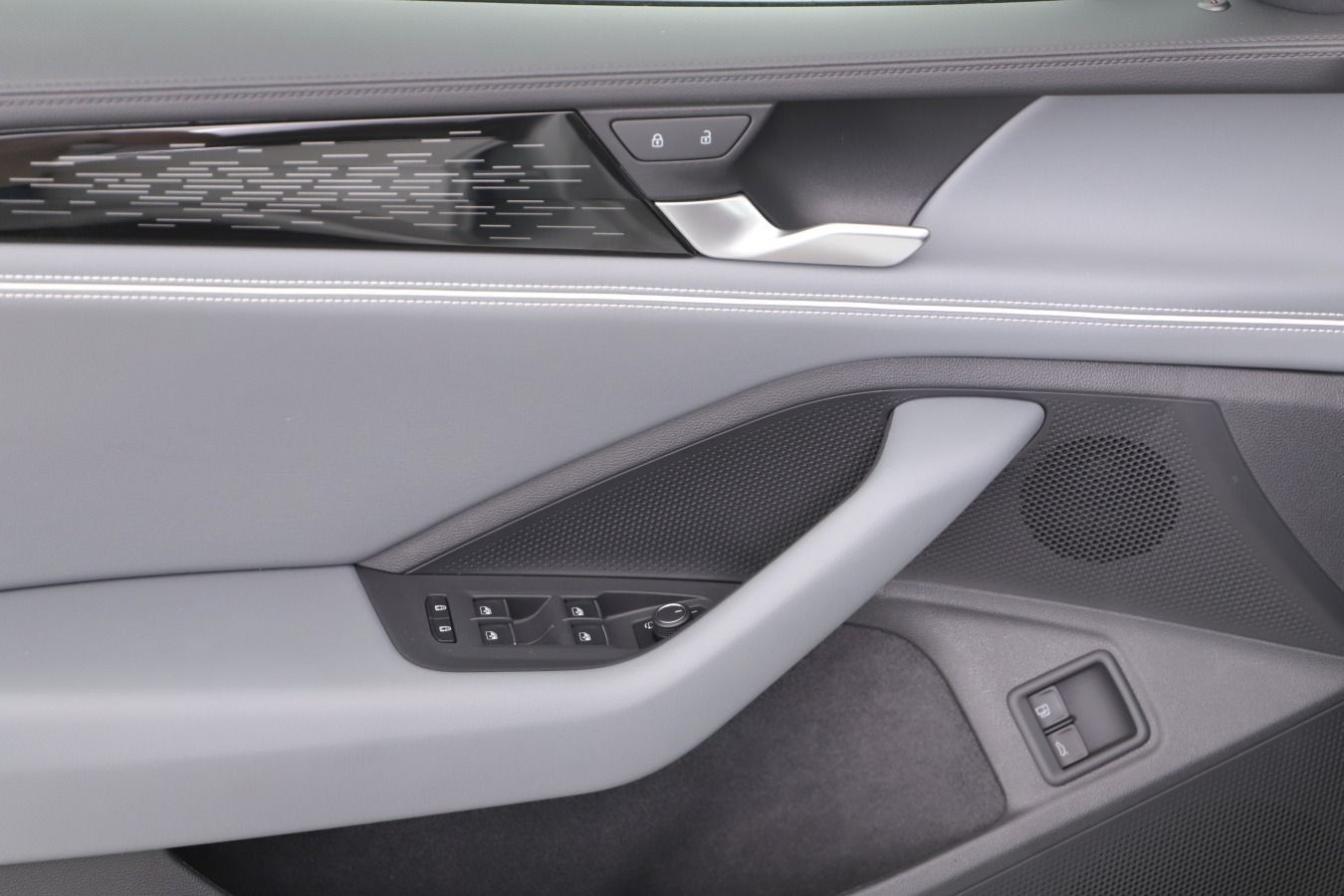 Volkswagen Passat Variant - Bild 14