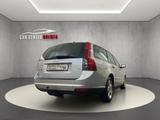 Volvo V50 Kombi 2.4 Kinetic Automatikgetriebe Top - gebrauchte Volvo V50 aus dem Jahr 2008