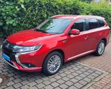 Mitsubishi Outlander 2.4 MIVEC PLUG-IN HYBRID 4WD Basis...
