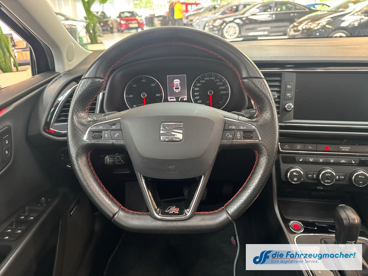 Fahrzeugabbildung SEAT Leon ST FR Panorama Navi Leder LED Sperrdiff. AC