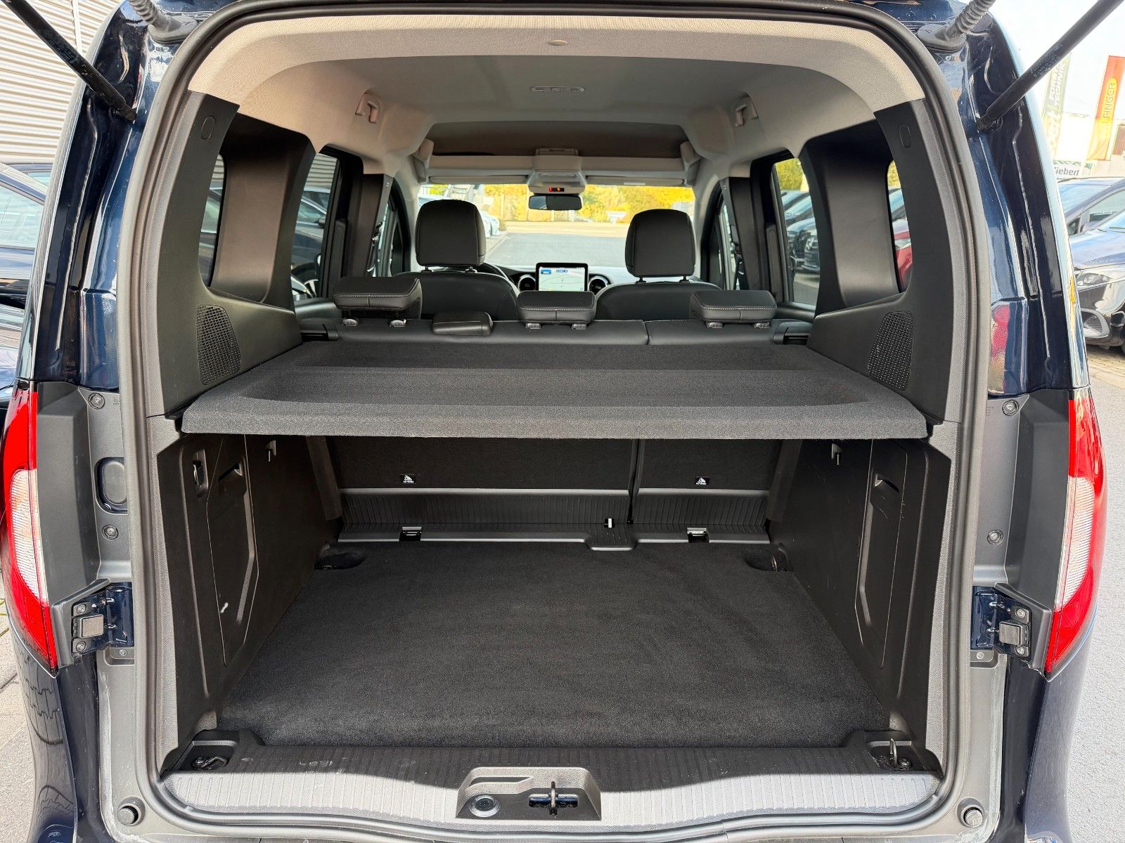 Fahrzeugabbildung Mercedes-Benz T 180 d PROGRESSIVE Autom LED Klimaautom MBUX