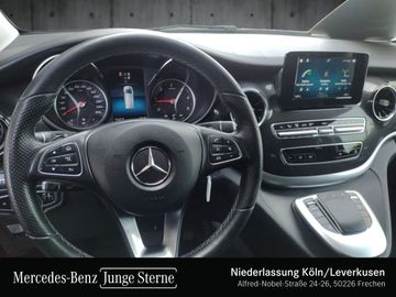 Mercedes V 220 - 12