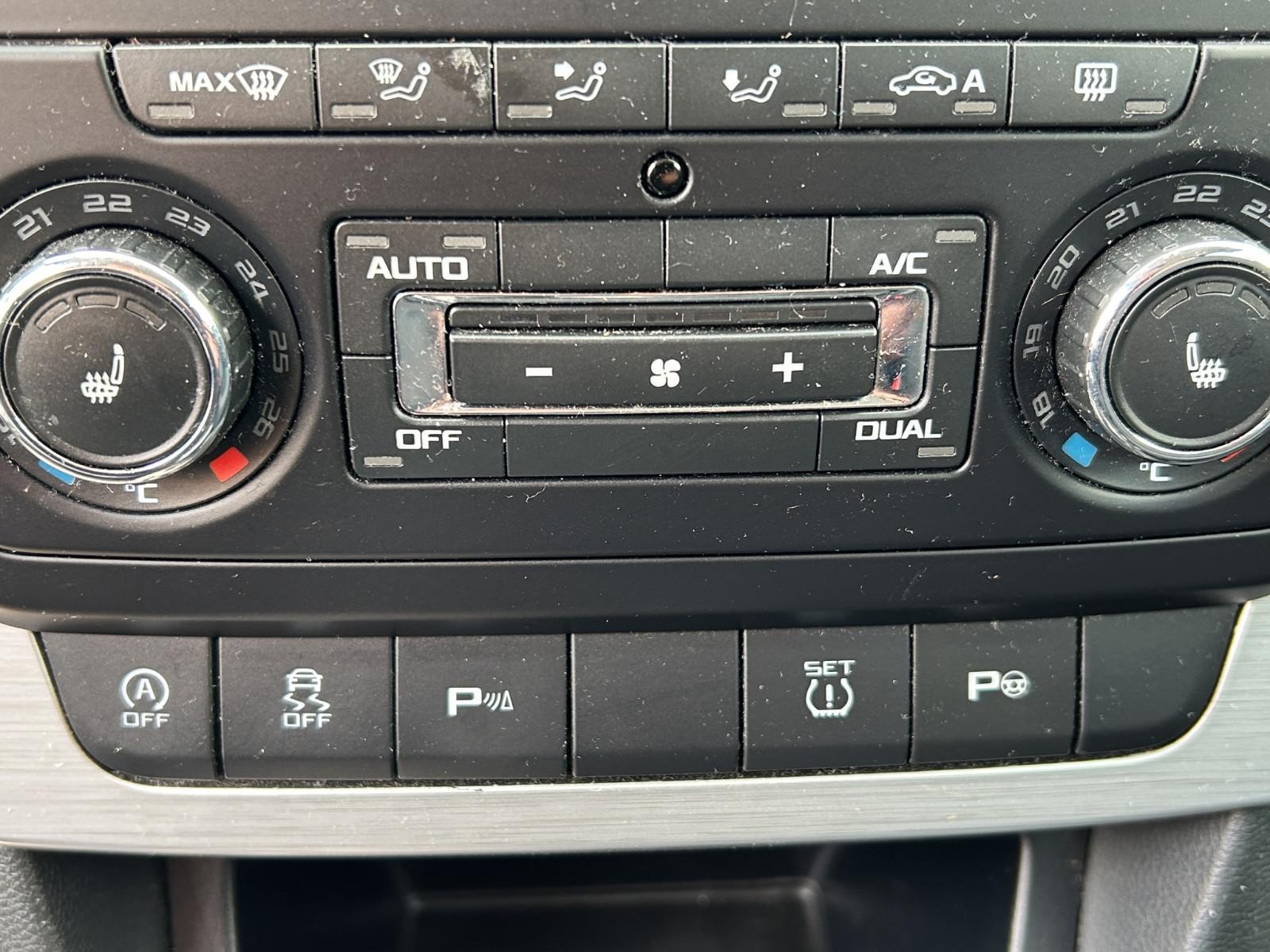 Skoda Yeti Outdoor 2.0 TDI 140 ch • GPS • Park Assist • Attelage - Sièges chauffants - 1ère main