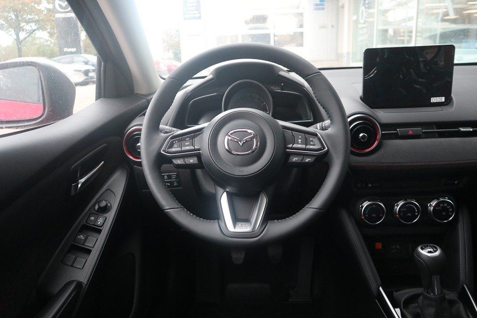 Fahrzeugabbildung Mazda 2 Homura AKA G-115 DRAS *Sofort* ACAA HUD SHZ MC