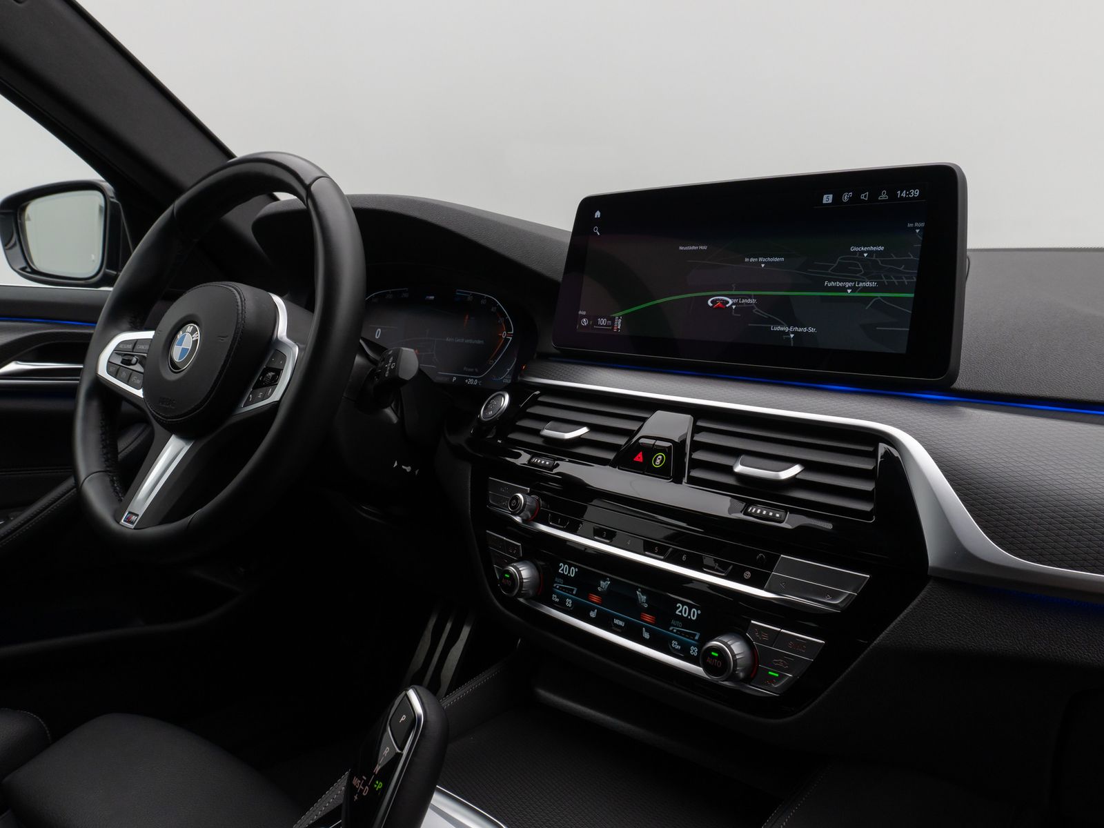 Fahrzeugabbildung BMW 520d xD M Sport Laser Kamera HUD DAB HiFi 19Zoll