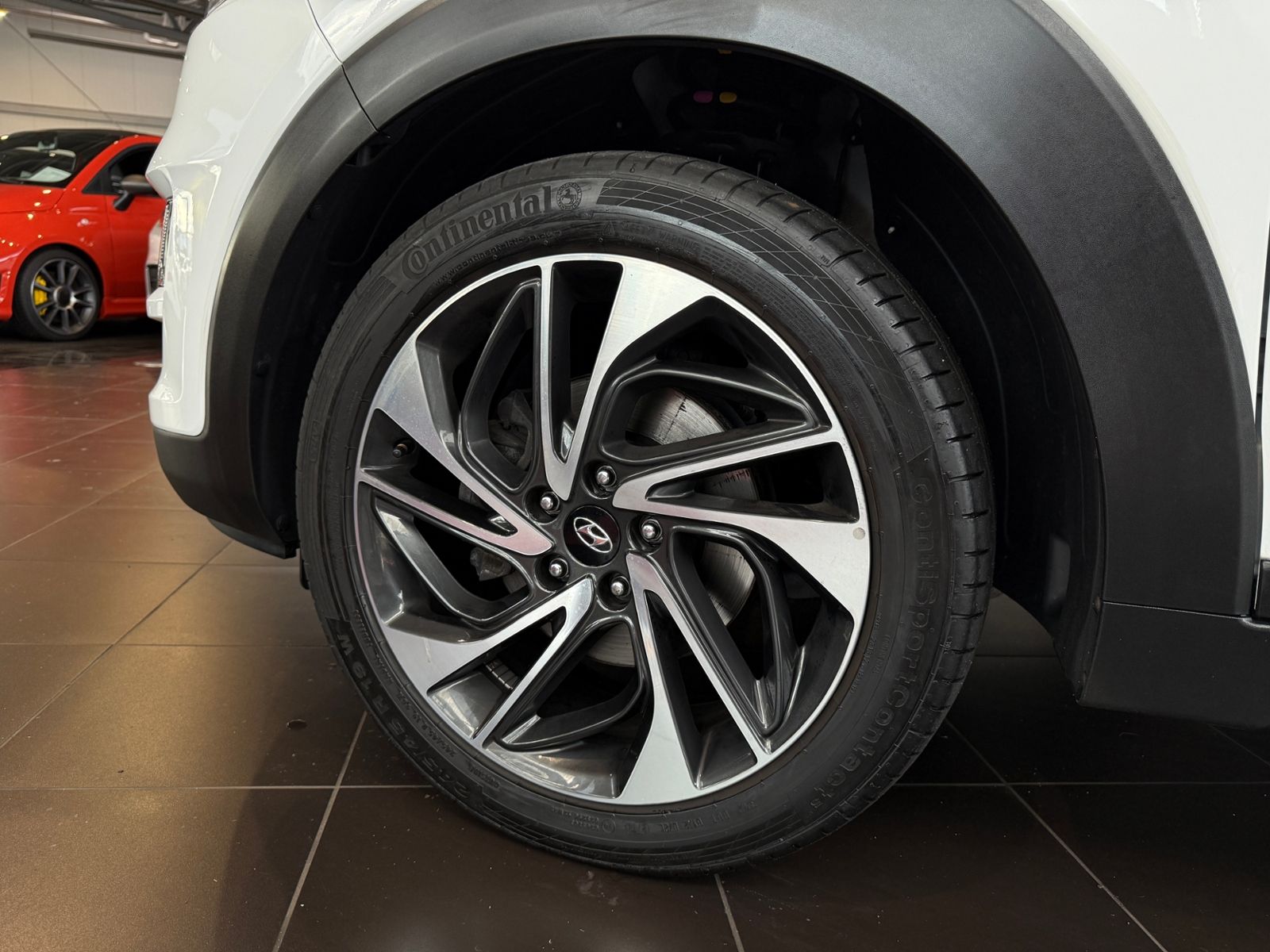 Fahrzeugabbildung Hyundai TUCSON Premium 4WD PANO AHK LED
