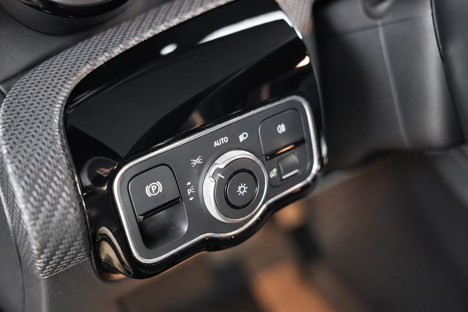 Fahrzeugabbildung Mercedes-Benz A 180 A 180 d Limousine *LED*SHZ*Navigation*ACC*