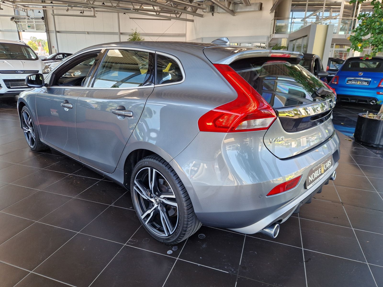 Fahrzeugabbildung Volvo V40 R-Design KLIMA LED NAVI ALU
