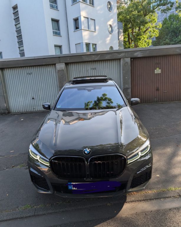 BMW 750