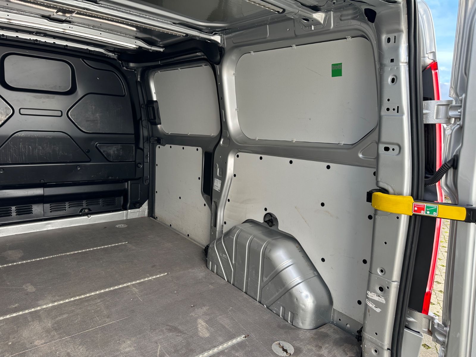 Fahrzeugabbildung Ford Transit Custom Kasten 300 Autom./Navi/Kamera/AHK