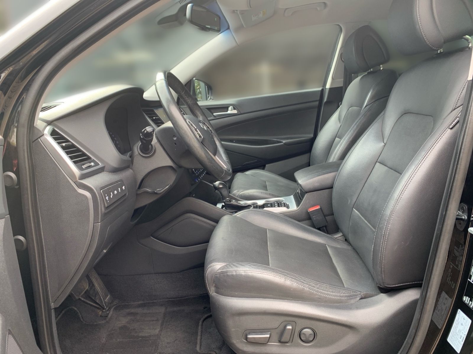 Fahrzeugabbildung Hyundai TUCSON 1.7 CRDi 7-DCT DPF Premium Navi