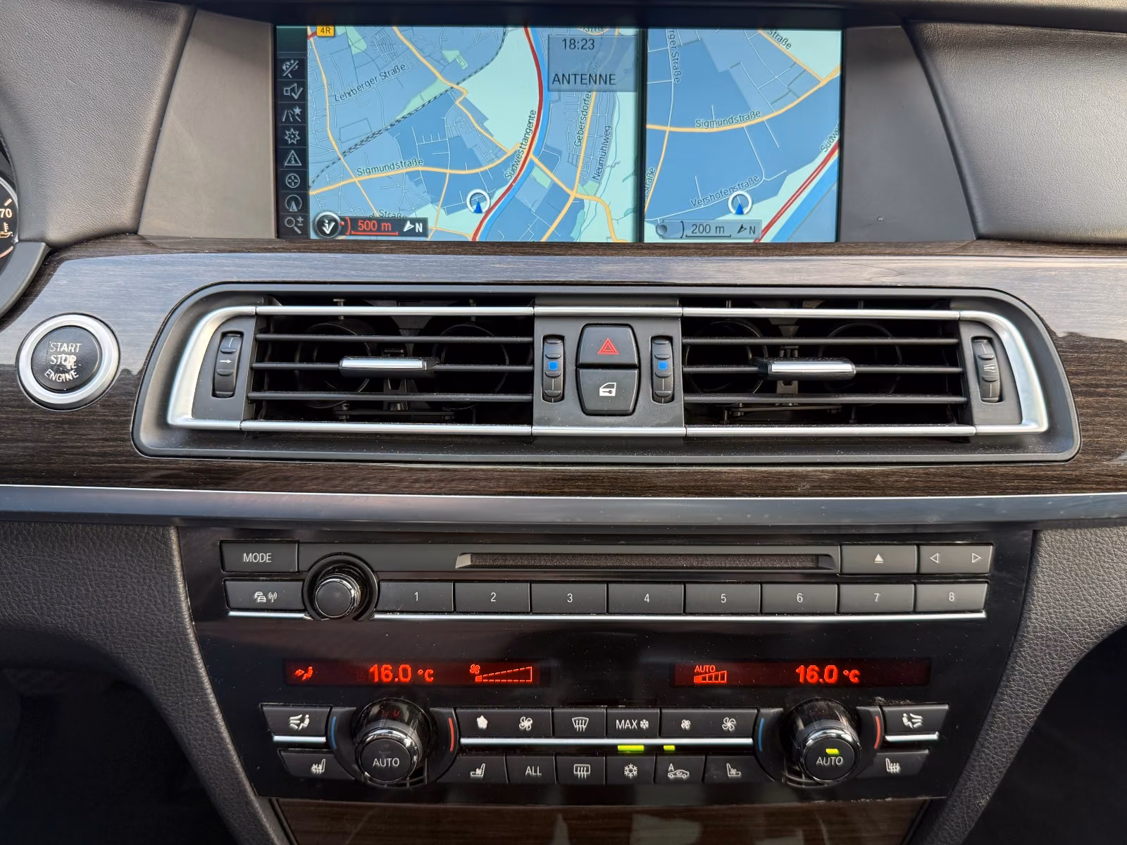 BMW 740i | 326 ch | BVA | Affichage tête haute | Régulateur adaptatif | Sièges ventilés/massants | Chauffage auxiliaire | TV / divertissement arrière