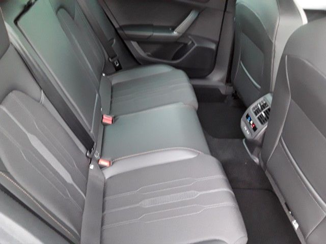 Fahrzeugabbildung CUPRA Formentor 1.5 TSI VZ-PAKET/NAVI/AHK/PARK-ASSIST