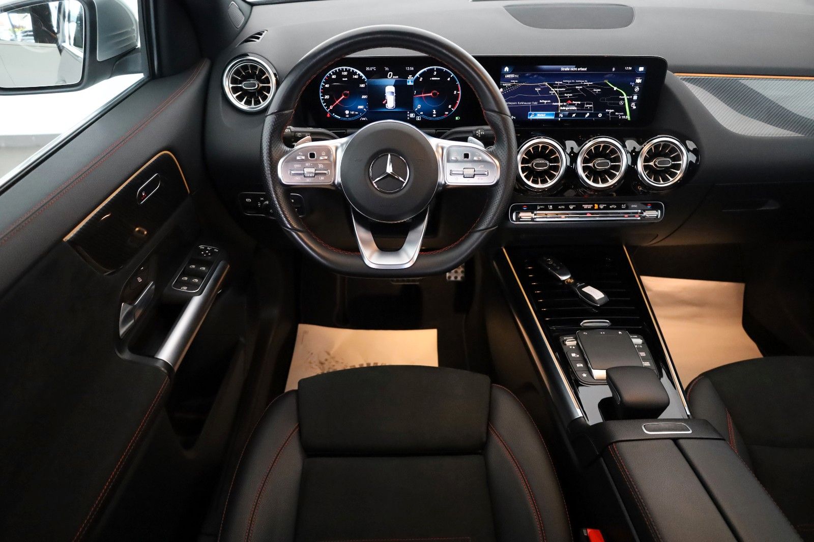 Fahrzeugabbildung Mercedes-Benz GLA 220d 4M, AMG line,T.Leder,Navi,LED,SH,Kamera