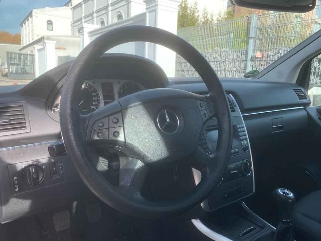 Mercedes-Benz B 170
