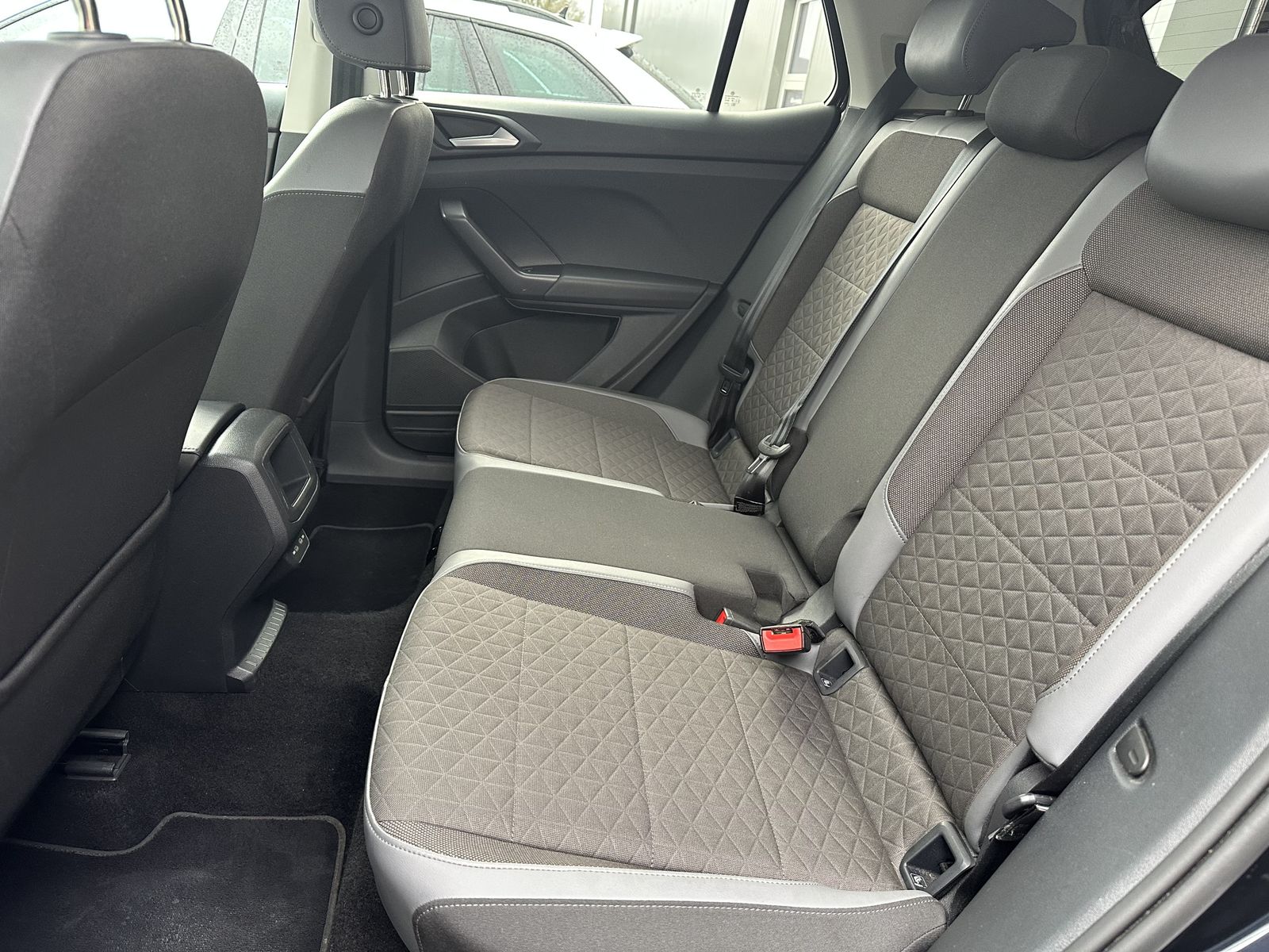 Fahrzeugabbildung Volkswagen T-Cross 1.5 TSI DSG Style NAV+LED+KAMERA+CARPLAY