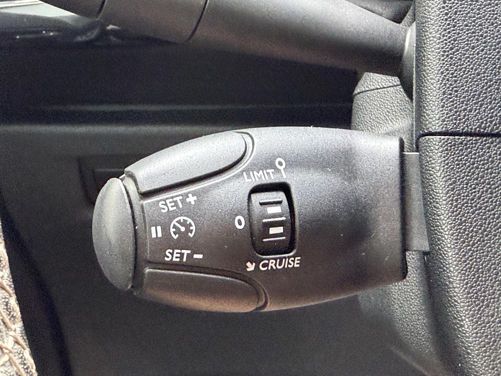 DS Automobiles 3 Sport Chic THP 165 LED Navi Rü-Kamera Tempomat