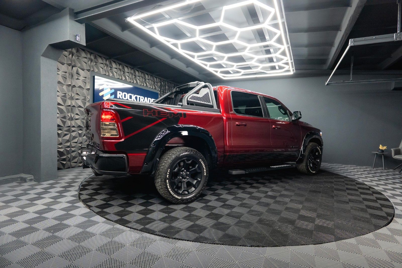 Fahrzeugabbildung Dodge RAM 5.7 V8 HEMI 4x4 OFFROAD Night-Paket *LED*