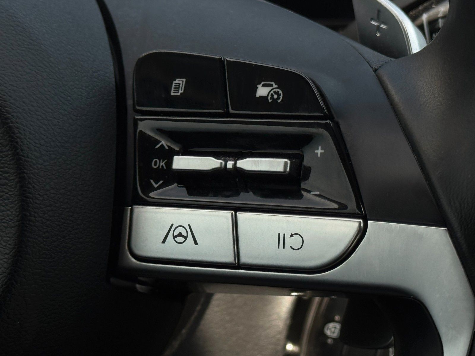 Fahrzeugabbildung Hyundai Tucson 1.6 T-GDI PHEV 4WD CarPlay Kamera Temp