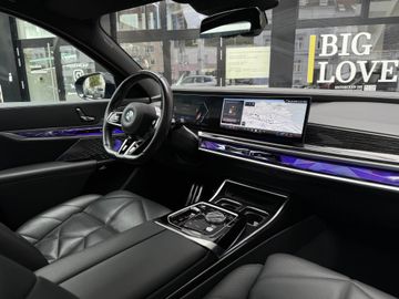BMW 740 - 7