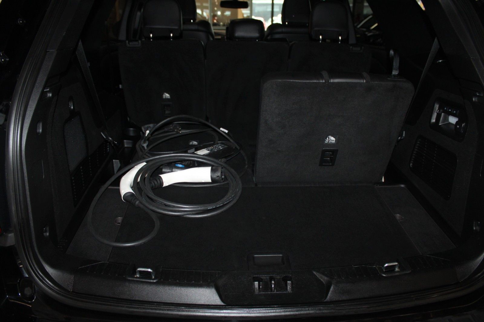 Fahrzeugabbildung Ford Explorer 3,0 PHEV Aut. ST-Line 7-Sitze PANO AHK