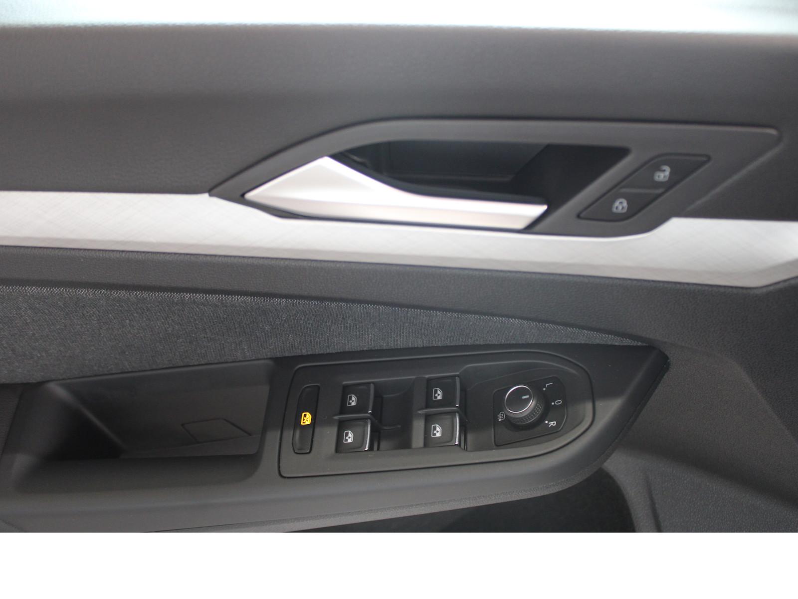 Volkswagen Golf VIII 1.0 eTSI LED*DSG*KLIMA*CARPLAY*PDC*ACC, миниатюра 8