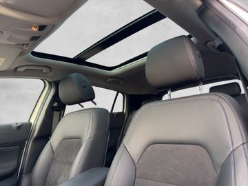 Infiniti Q30 1.6 16V Luxe Tech|Panorama|Kamera|BOSE|DAB