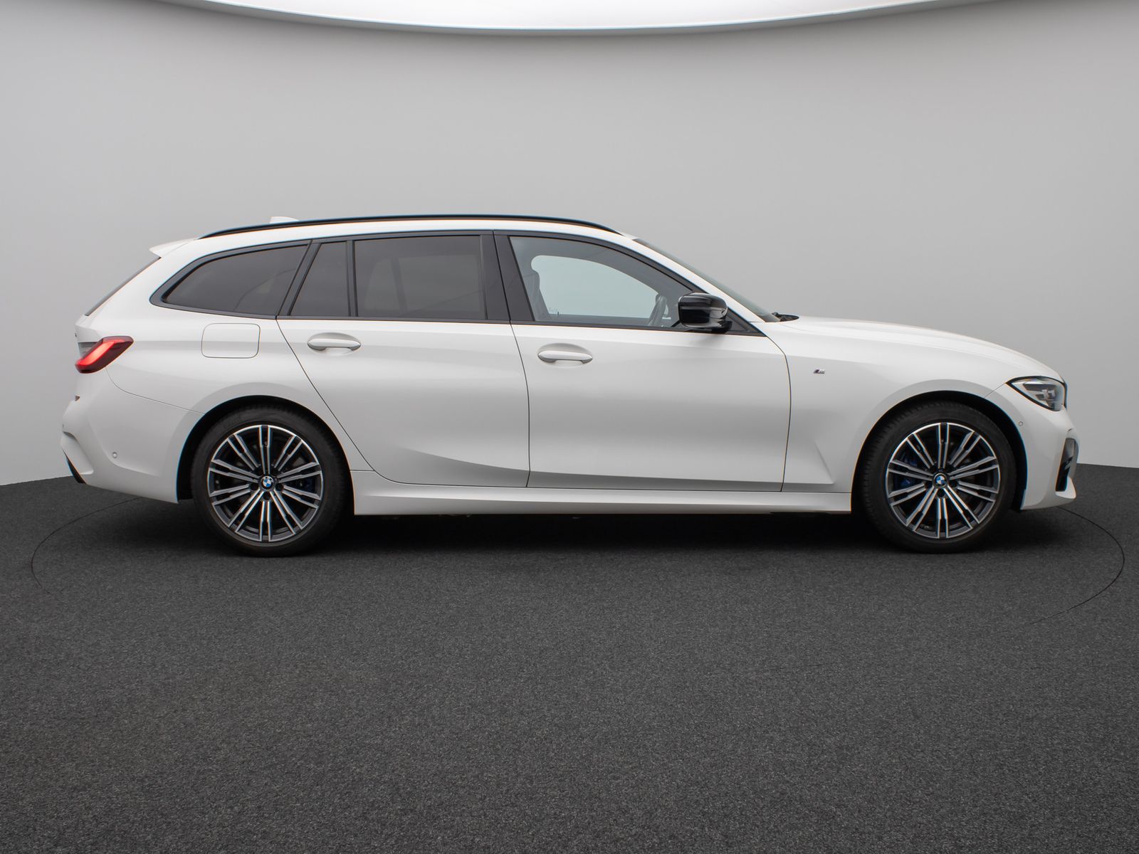 Fahrzeugabbildung BMW 330e M Sport Kamera DAB H/K Geschwind Parkassist