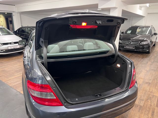 Mercedes-Benz C 200 CDI / 1. HAND/  GARANTIE/ NUR 105.000KM /