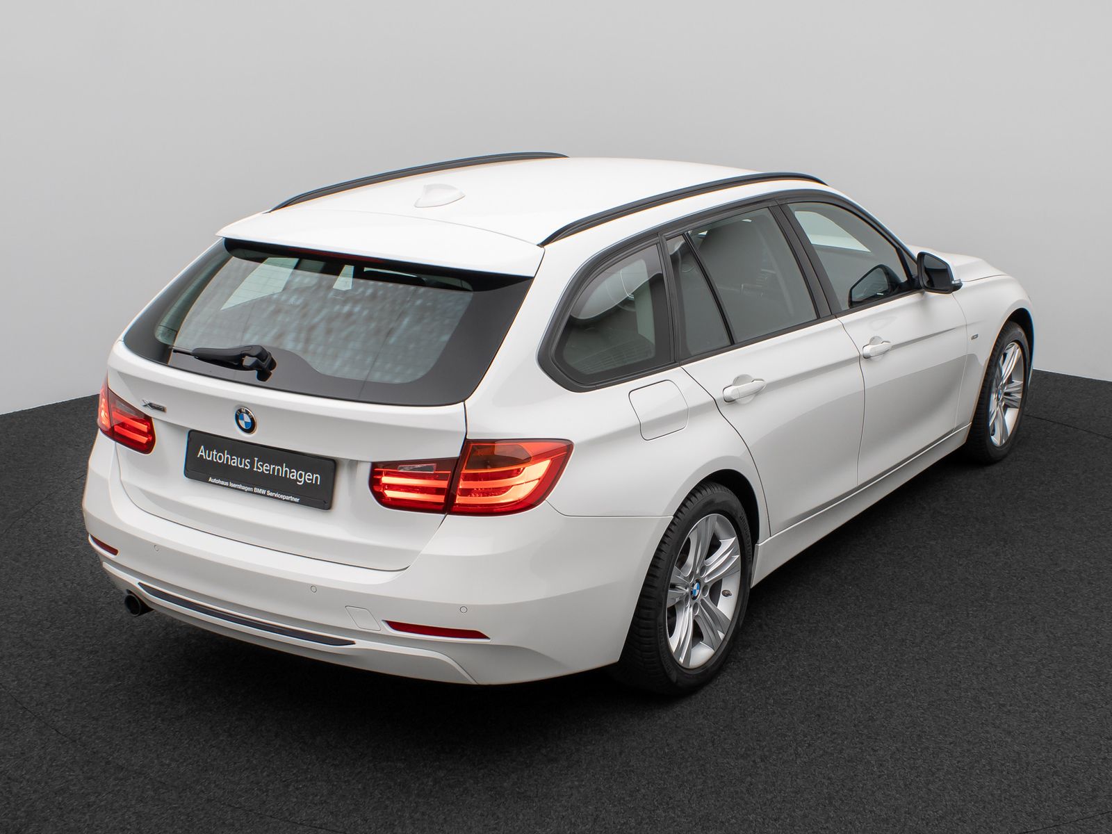 Fahrzeugabbildung BMW 320d Sport Line Xenon NaviPro HUD PDC FernlichtA