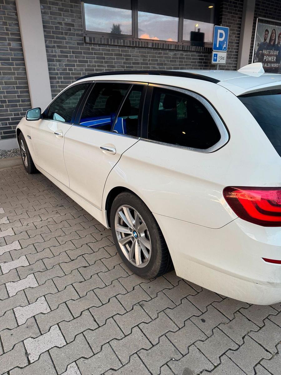 BMW 120 2011 — engine 204 HP (150kW)