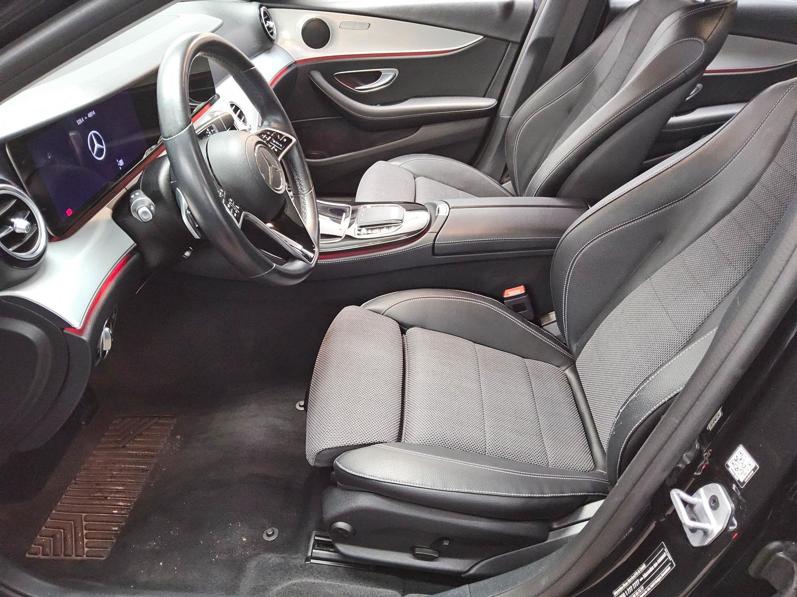 Mercedes-Benz E 220 d Avantgarde T-Leder Navi LED StHzg Distr+ foto 9