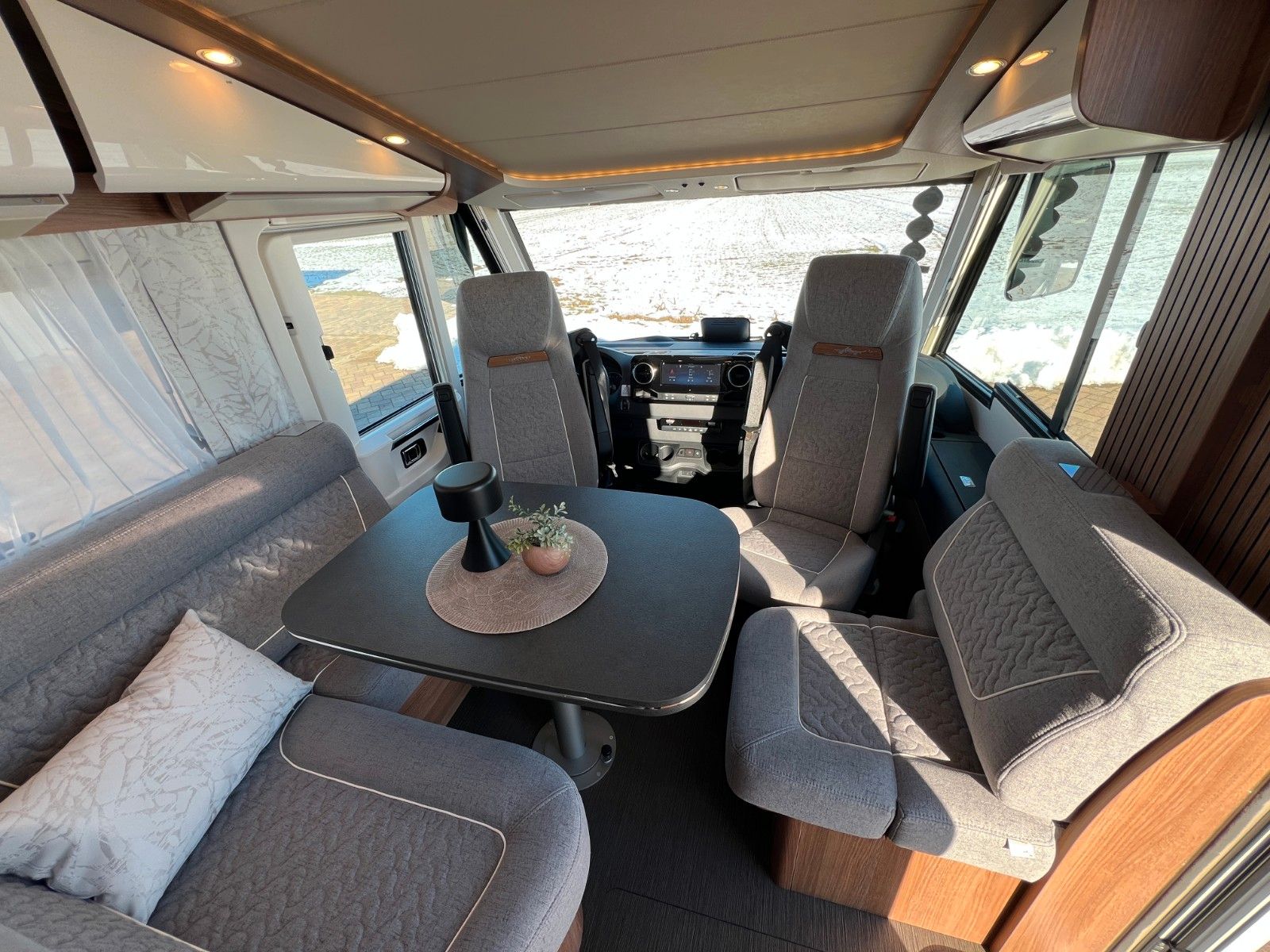 Fahrzeugabbildung Carthago C2-tourer I 147 RB-LE "L" comfort 4.2t Mercedes