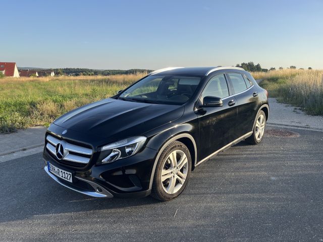 MERCEDES-BENZ GLA 220 CDI 4MATIC DCT -