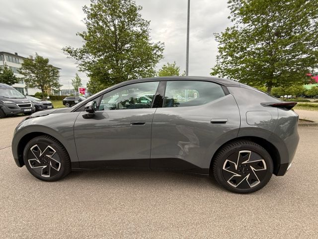 Lynk & Co 02