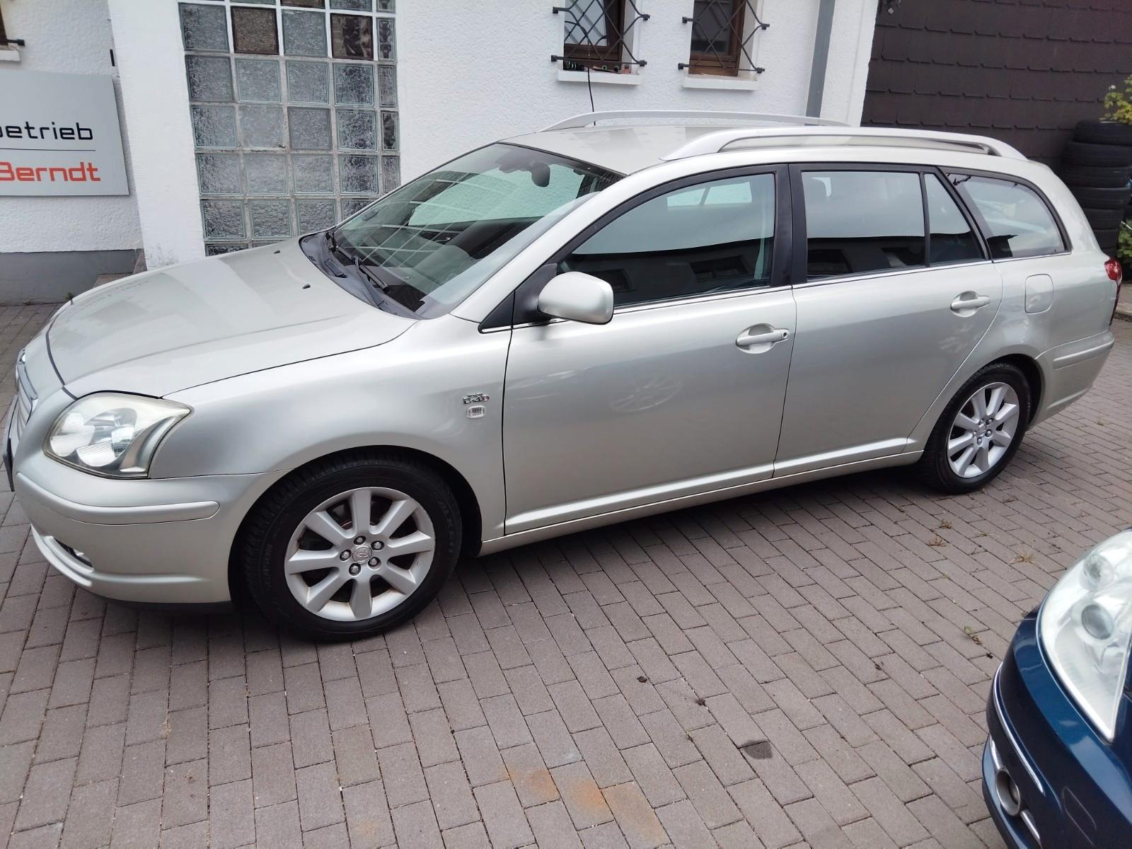 Toyota Avensis 2004 — engine 1.995 cm³, 116 HP (85kW)